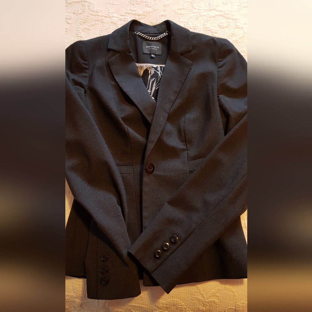 Luxurious Portmans Status ladies suit 6-8 - Picture 4 of 11